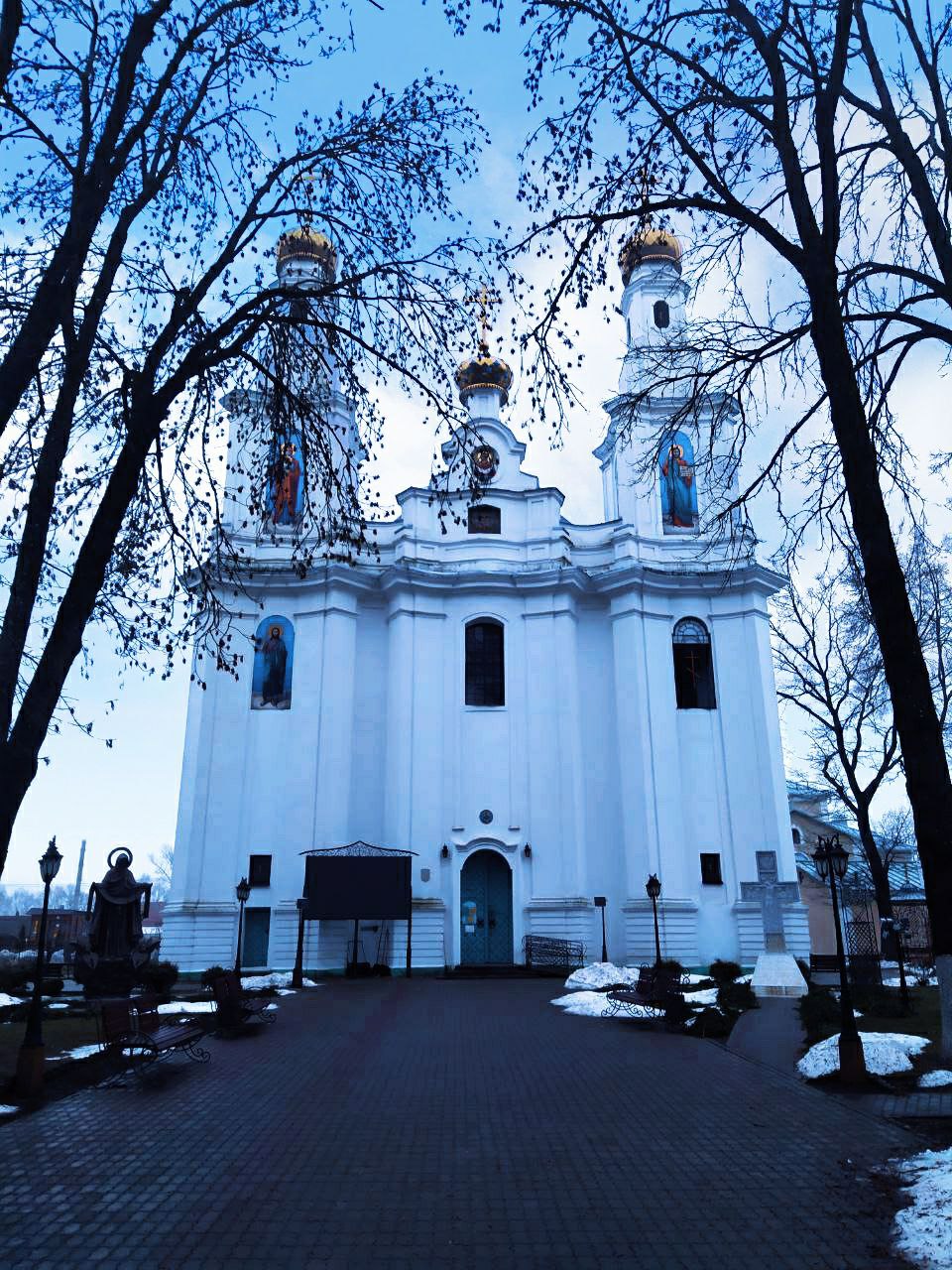 Покровская церковь и комплекс Покровского женского православного монастыря